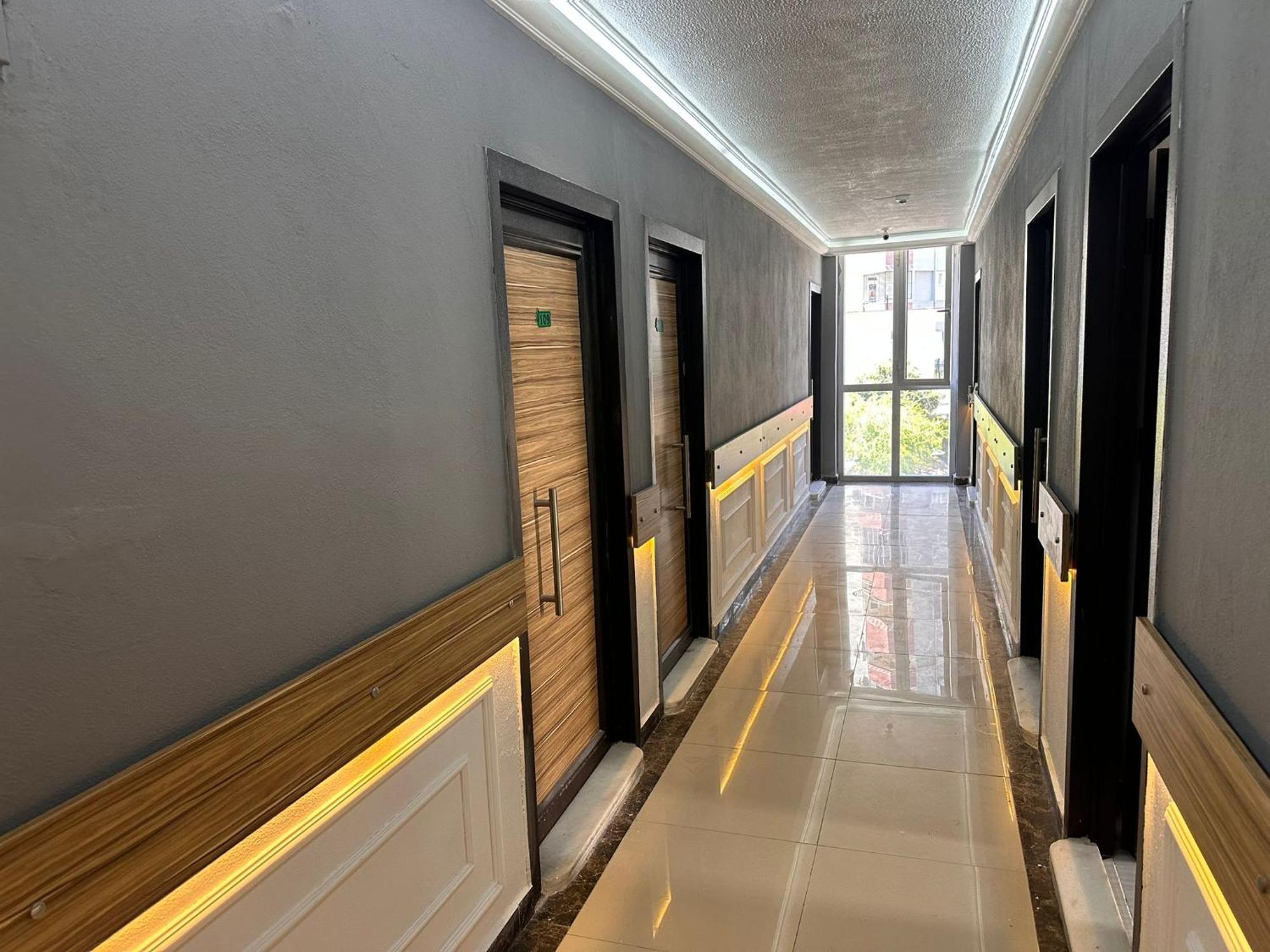 Royal Ezel Hotel Antália Exterior foto